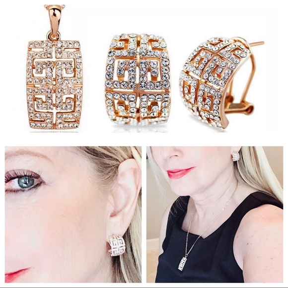 Jewelry - Crystal necklace pendant & matching earrings